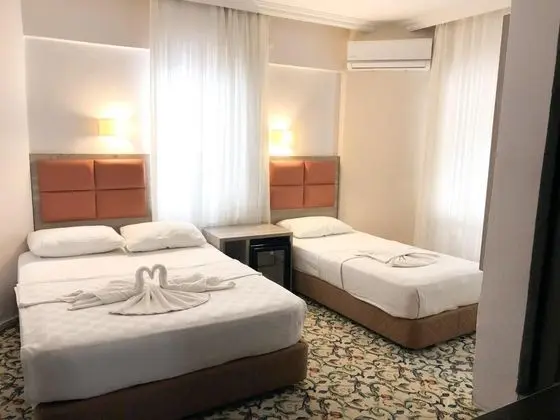 Ranzalı Aile Odası, Bahçe Manzaralı, Balkonlu