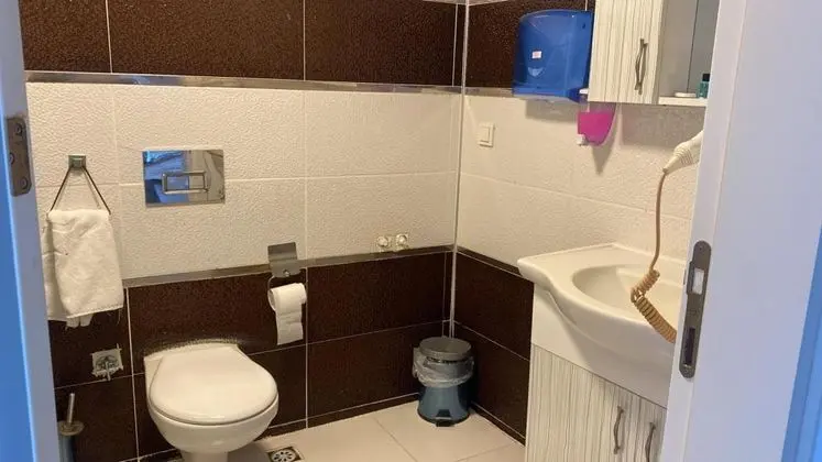 Standart Oda, Deniz veya Kara Manzaralı, Balkonlu