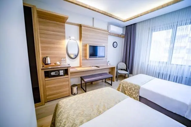 Twin, Şehir Manzaralı