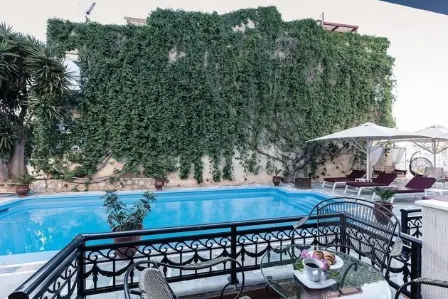 Family Oda, Havuz Manzaralı, Zemin Kat