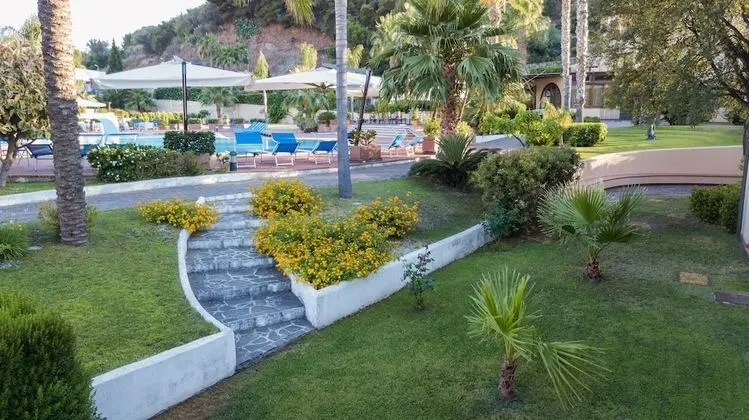 Comfort Tek Büyük Yataklı Oda, 1 Çift Kişilik veya 2 Tek Kişilik Yatak, Bahçe Manzaralı