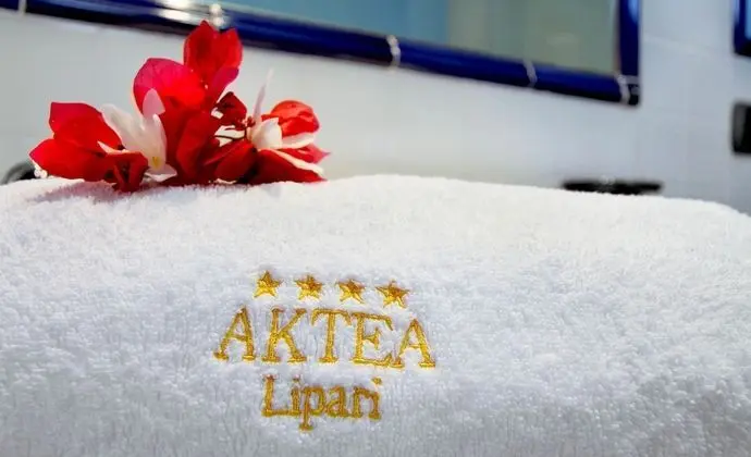 Tek Büyük Yataklı Oda, 1 Çift Kişilik veya 2 Tek Kişilik Yatak, Deniz Manzaralı