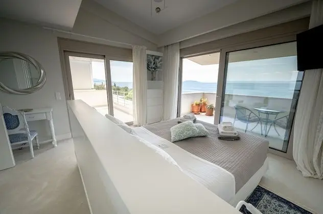 Elite Villa, 3 Yatak Odası, Deniz Manzaralı, Denize Sıfır