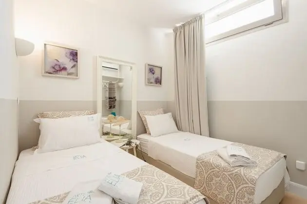 Elite Villa, 4 Yatak Odası, Deniz Manzaralı, Denize Sıfır