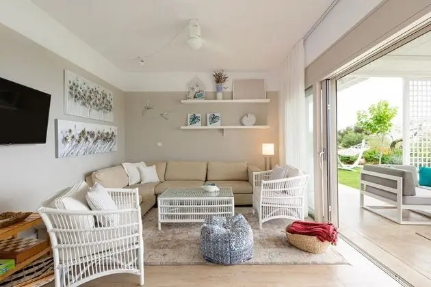 Elite Villa, 4 Yatak Odası, Deniz Manzaralı, Denize Sıfır