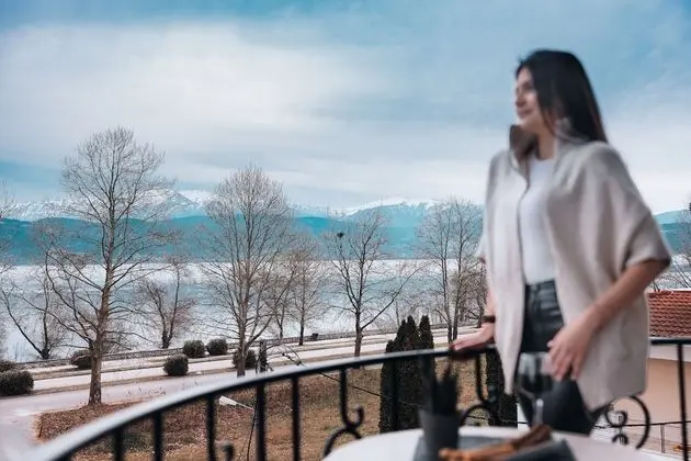 Standard Oda, Göl Manzaralı