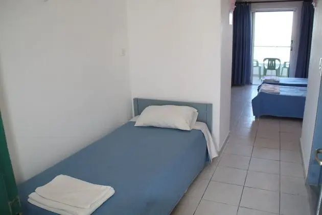 Üç Kişilik Oda, Deniz Manzaralı
