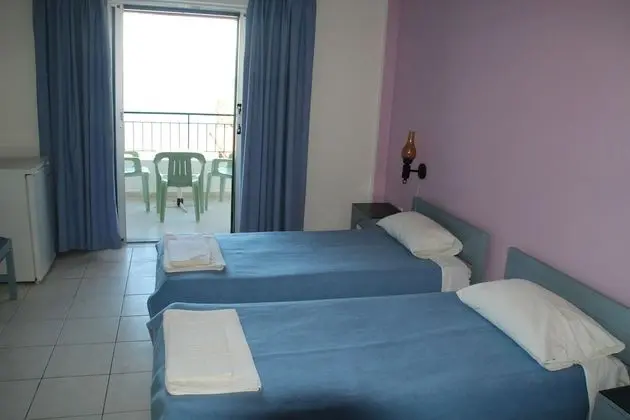 Üç Kişilik Oda, Deniz Manzaralı