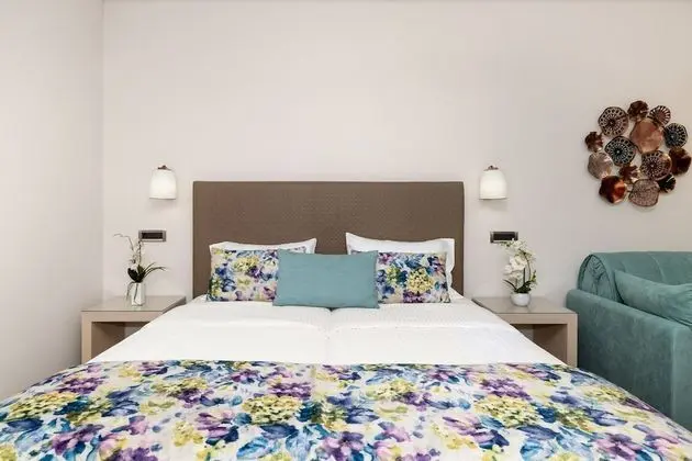 Comfort Front Bungalow( Double or Twin)