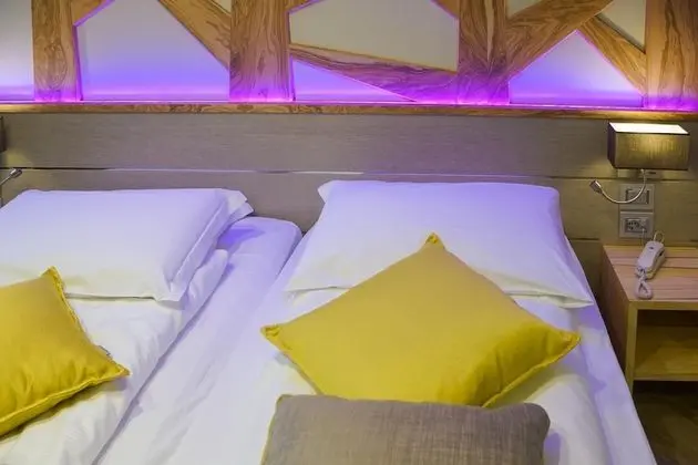 Standard Tek Büyük veya İki Ayrı Yataklı Oda