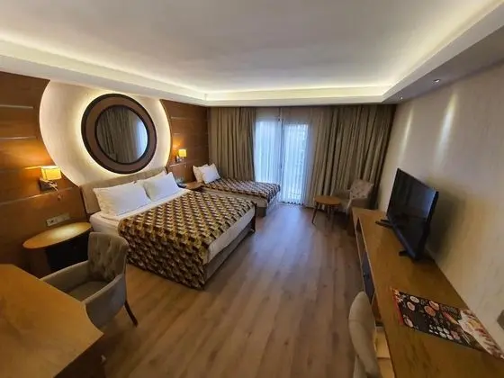 Triple, Şehir Manzaralı