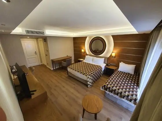 Triple, Şehir Manzaralı