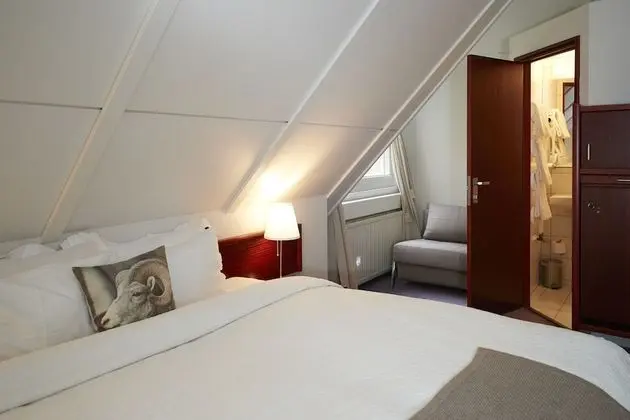 Tek Büyük veya İki Ayrı Yataklı Oda