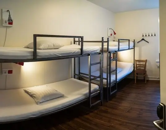 Ortak Ranzalı Oda, Karma Ranzalı Oda, Ortak Banyo (8-Beds)