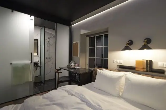 Basic Tek Büyük Yataklı Oda, Özel Banyo (Shoe box)