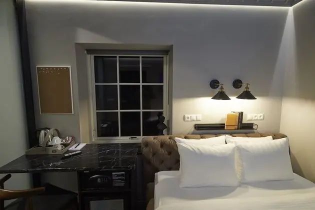 Basic Tek Büyük Yataklı Oda, Özel Banyo (Shoe box)