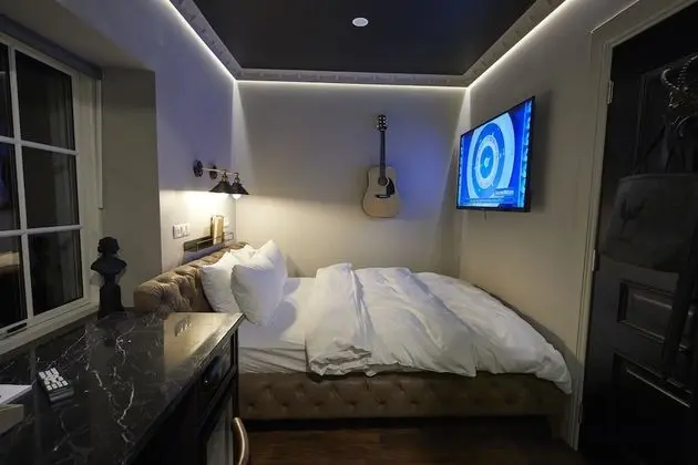 Basic Tek Büyük Yataklı Oda, Özel Banyo (Shoe box)