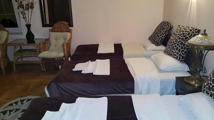 Üç Kişilik Oda