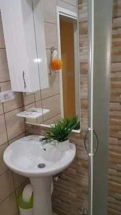 Üç Kişilik Oda