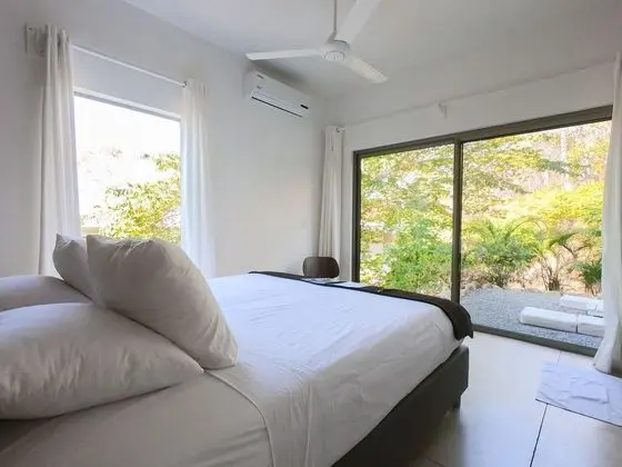 Standard Oda, 1 En Büyük (King) Boy Yatak, Kısmi Deniz Manzarası, Havuz Kenarı