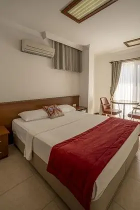 Havuz Bağlantılı Standart Oda, Havuz Manzaralı, Balkonsuz