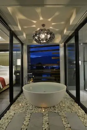 Manor Suite