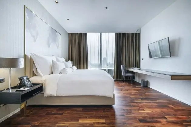 Junior Suite King With Balcony