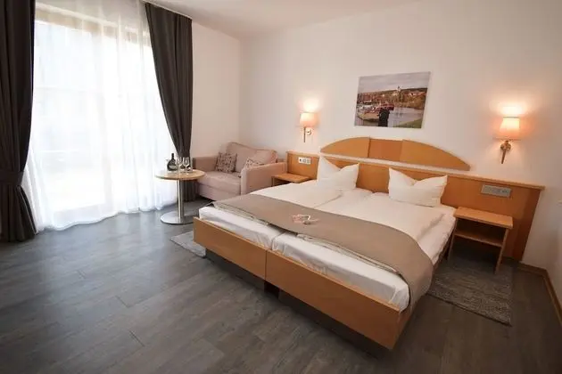 Premium Tek Büyük Yataklı Oda