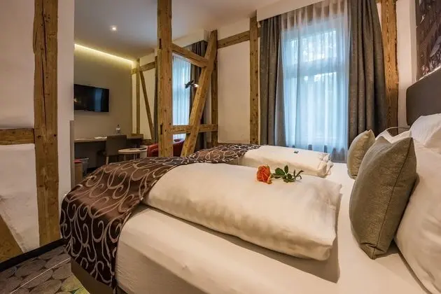 Comfort Tek Büyük Yataklı Oda