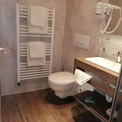 Büyük Yataklı Tek Kişilik Oda