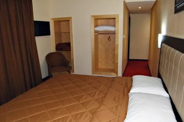 Standard Tek Büyük Yataklı Oda