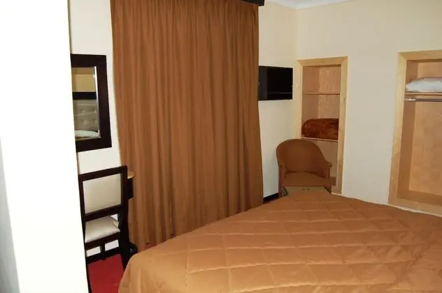 Standard Tek Büyük Yataklı Oda