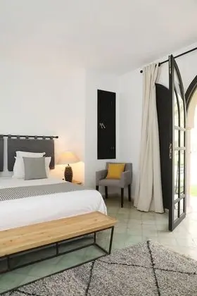 Tek Büyük Yataklı Oda, Banyolu/Duşlu