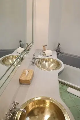 Tek Büyük Yataklı Oda, Banyolu/Duşlu