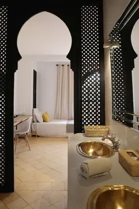 Üç Kişilik Oda, Banyolu/Duşlu