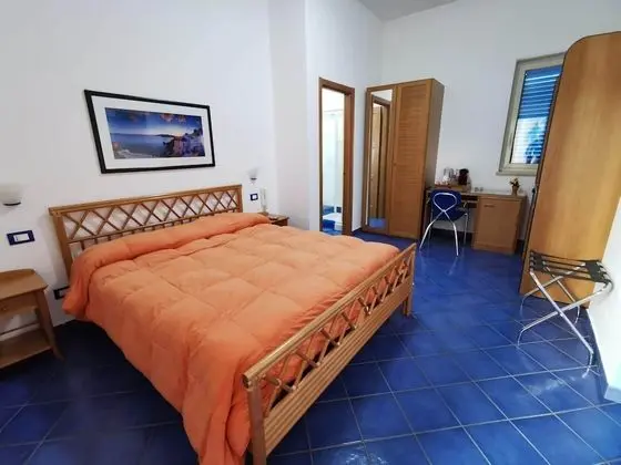 Tek Büyük Yataklı Oda
