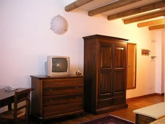 Tek Büyük veya İki Ayrı Yataklı Oda, 2 Tek Kişilik Yatak, Sigara İçilmez