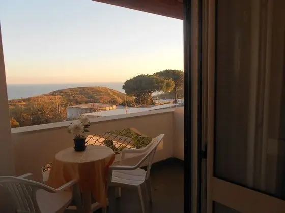 Superior Tek Büyük Yataklı Oda, Balkon, Deniz Manzaralı