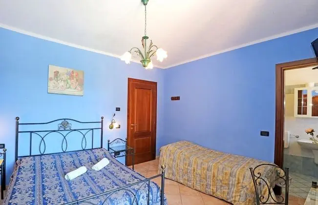 Üç Kişilik Oda