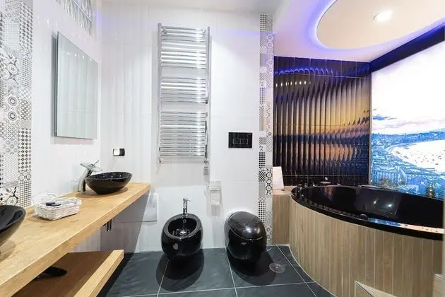 Suite, Bathtub