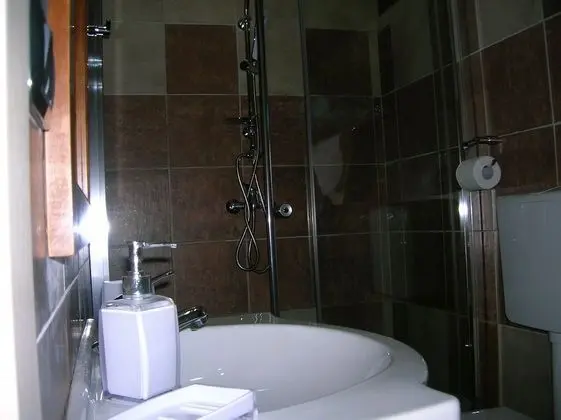 Oda, 2 Tek Kişilik Yatak, Özel Banyo