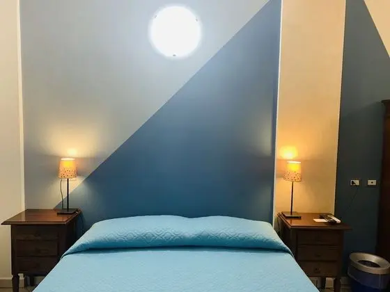 Üç Kişilik Oda