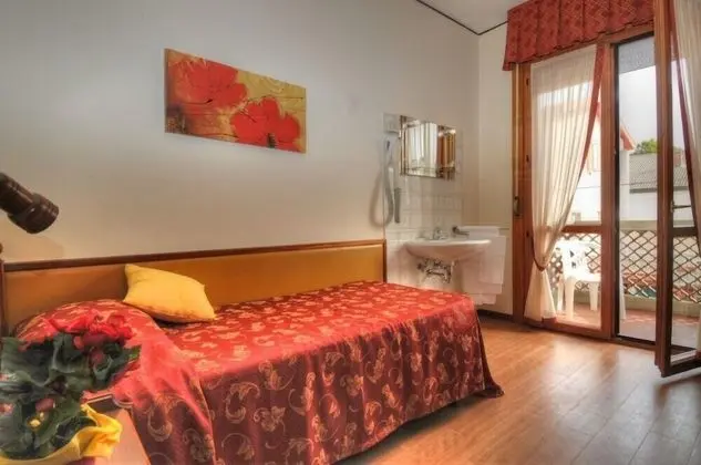 Tek Büyük veya İki Ayrı Yataklı Oda, Balkon