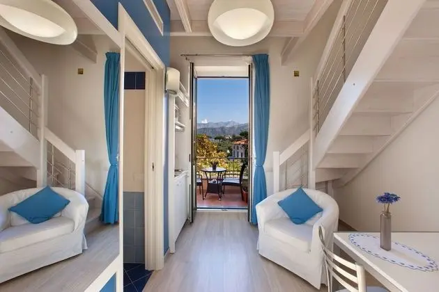 Apart Daire, Banyolu/Duşlu, Deniz Manzaralı (Ortensia - Vista Mare)