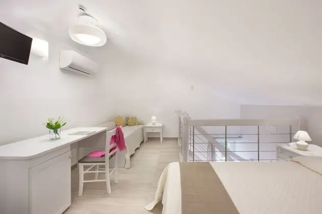 Standard Üç Kişilik Oda, Banyolu/Duşlu, Deniz Manzaralı (Camera Mughetto)
