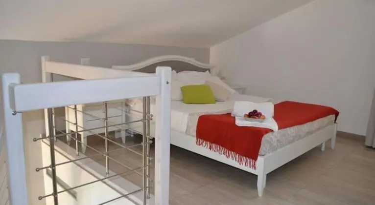 Standard Üç Kişilik Oda, Banyolu/Duşlu, Deniz Manzaralı (Camera Mughetto)