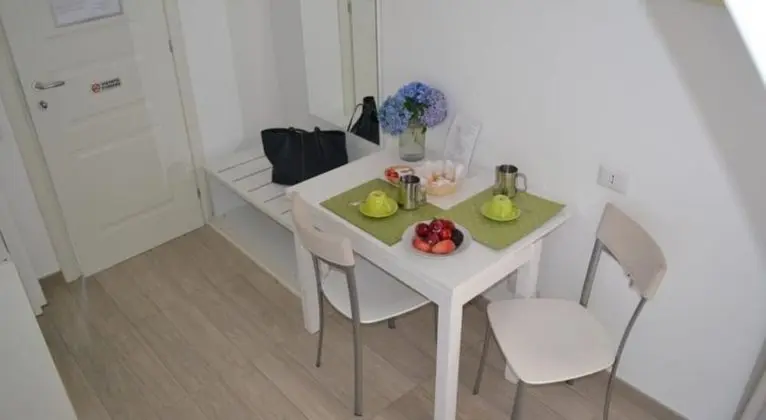 Standard Üç Kişilik Oda, Banyolu/Duşlu, Deniz Manzaralı (Camera Mughetto)