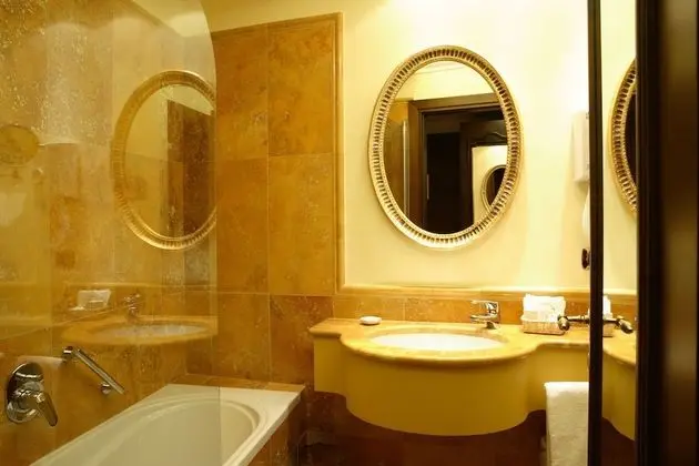 Deluxe Tek Büyük veya İki Ayrı Yataklı Oda