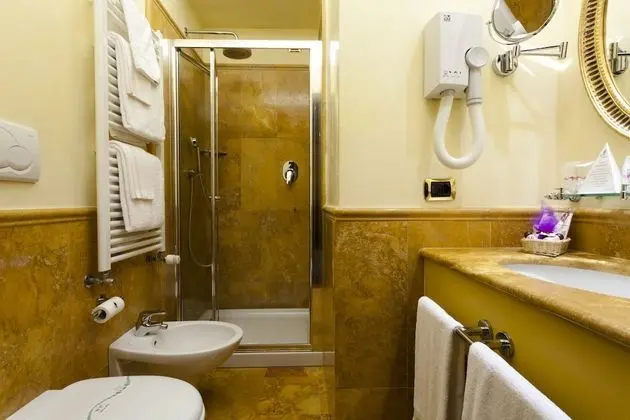 Superior Tek Büyük veya İki Ayrı Yataklı Oda