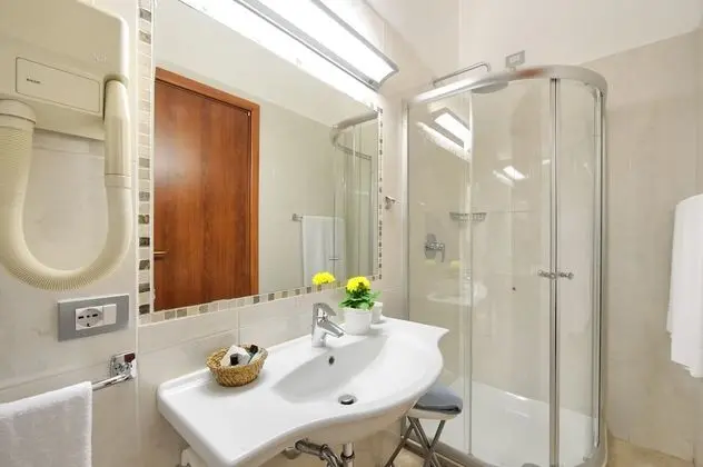 Standard Üç Kişilik Oda